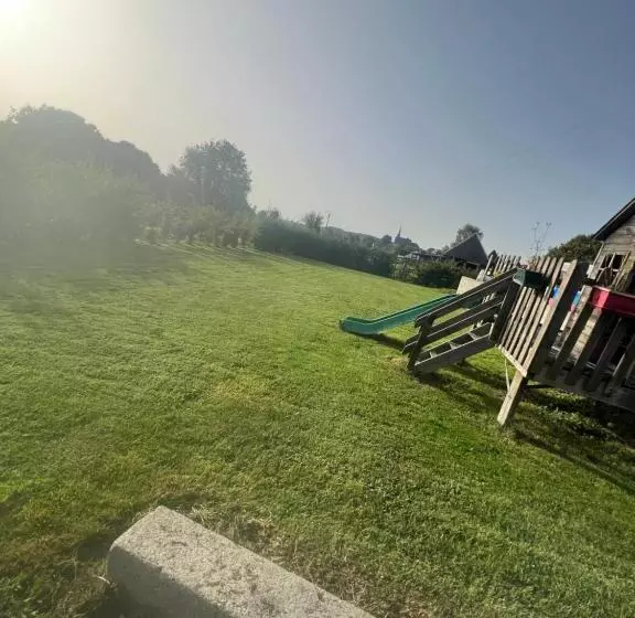 Aamiaismajoitus (B&B) Chambre Chez Thomas