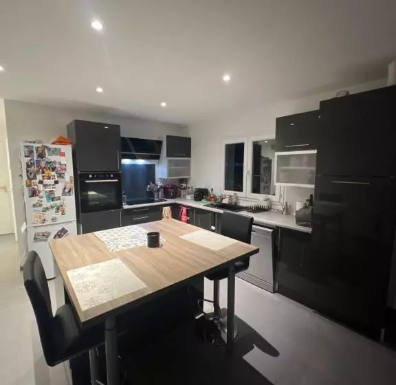 Aamiaismajoitus (B&B) Chambre Chez Thomas