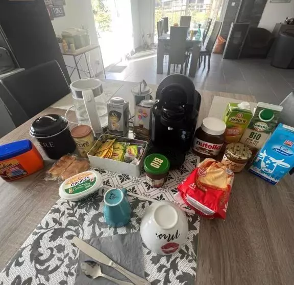 Aamiaismajoitus (B&B) Chambre Chez Thomas