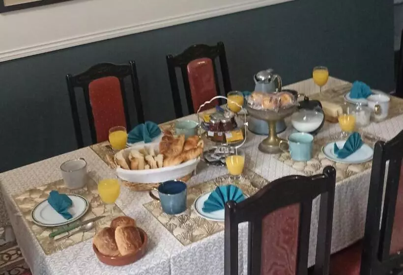 Aamiaismajoitus (B&B) Mas Des 2 Paons