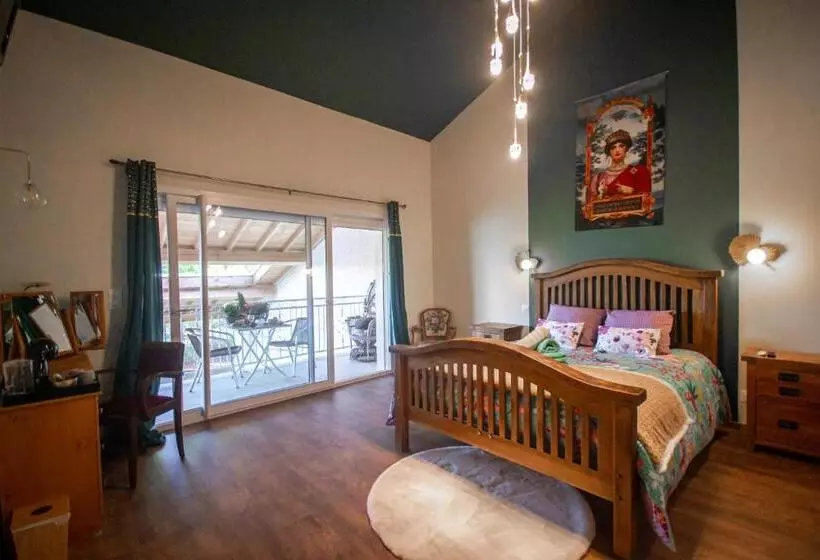 Aamiaismajoitus (B&B) Mas Des 2 Paons