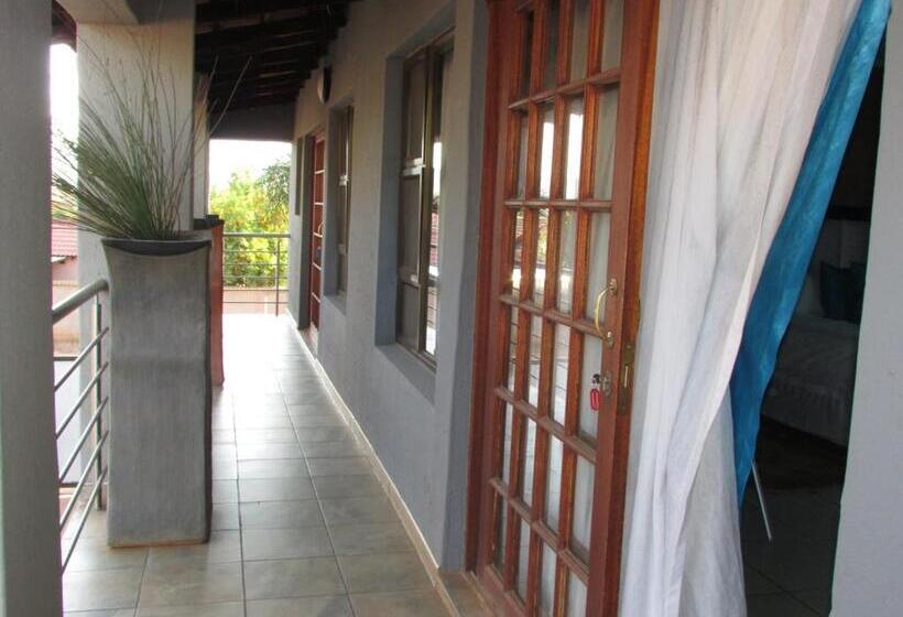 Aamiaismajoitus (B&B) Mokopane At Kioma Guest House