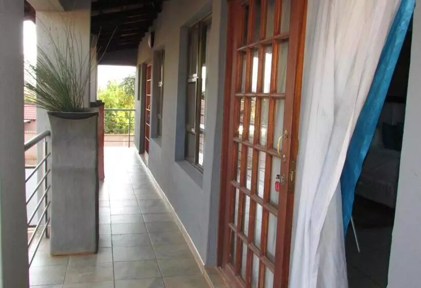 Aamiaismajoitus (B&B) Mokopane At Kioma Guest House
