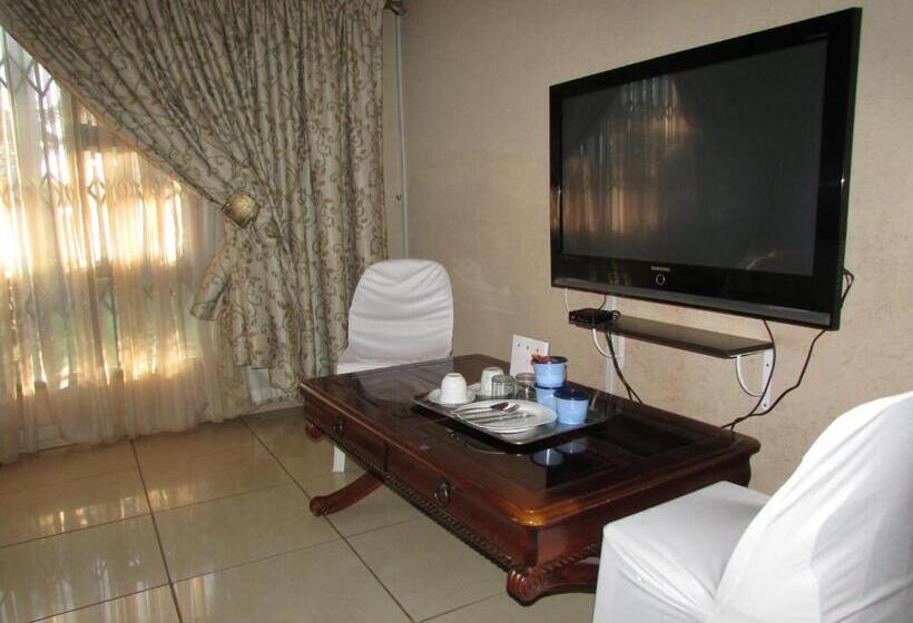 Aamiaismajoitus (B&B) Mokopane At Kioma Guest House