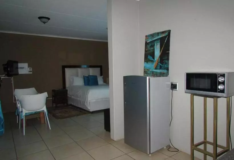 Aamiaismajoitus (B&B) Mokopane At Kioma Guest House