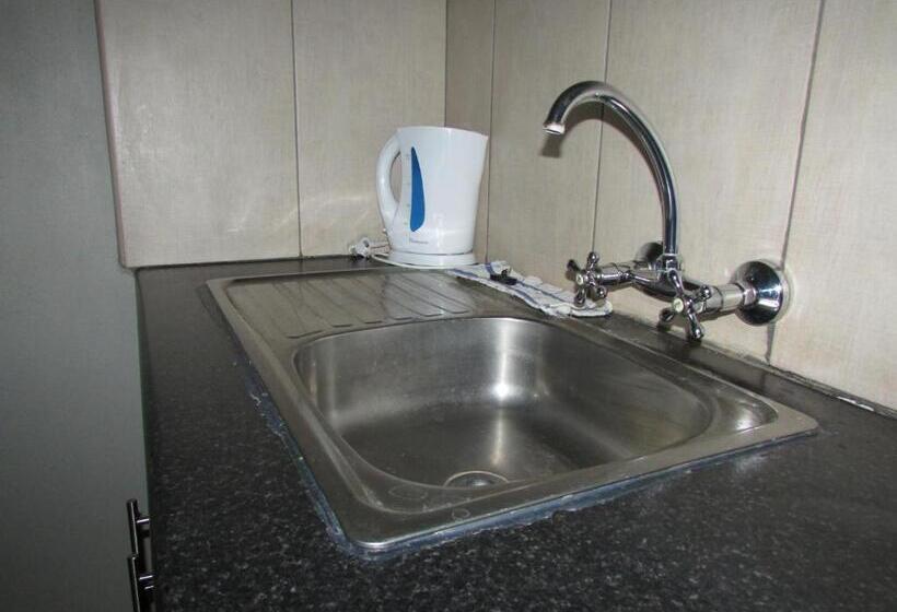 Aamiaismajoitus (B&B) Mokopane At Kioma Guest House