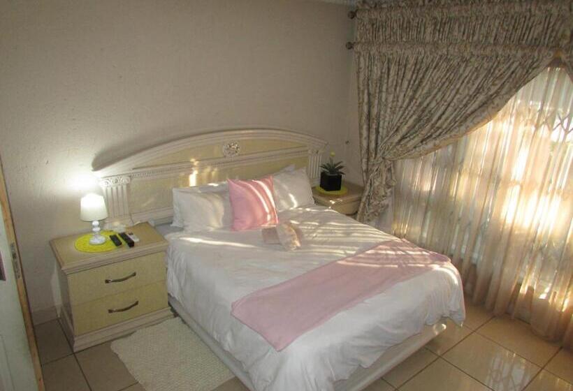 Aamiaismajoitus (B&B) Mokopane At Kioma Guest House