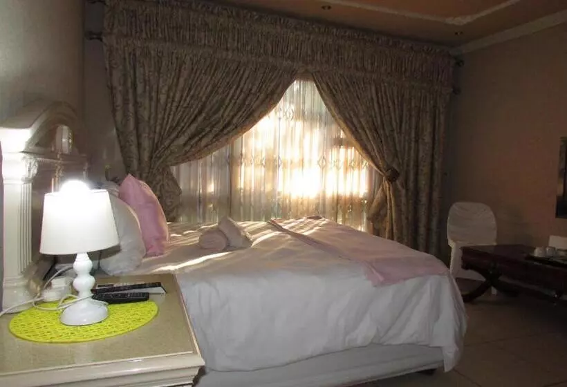Aamiaismajoitus (B&B) Mokopane At Kioma Guest House