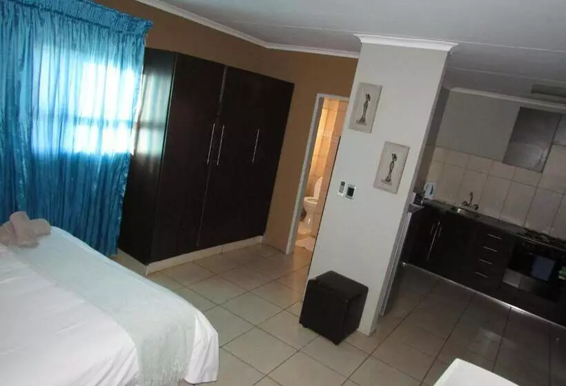 Aamiaismajoitus (B&B) Mokopane At Kioma Guest House