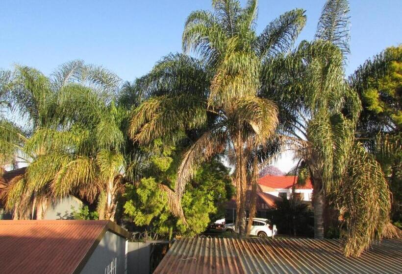 Aamiaismajoitus (B&B) Mokopane At Kioma Guest House