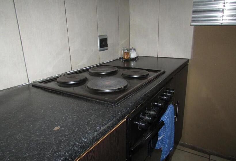 Aamiaismajoitus (B&B) Mokopane At Kioma Guest House