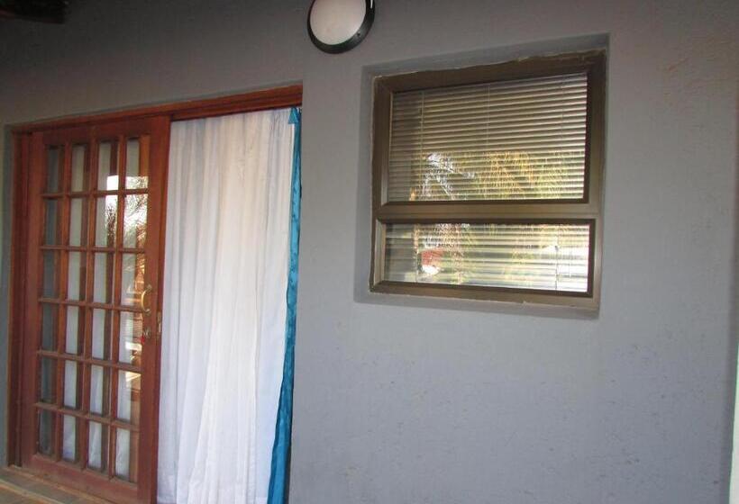 Aamiaismajoitus (B&B) Mokopane At Kioma Guest House