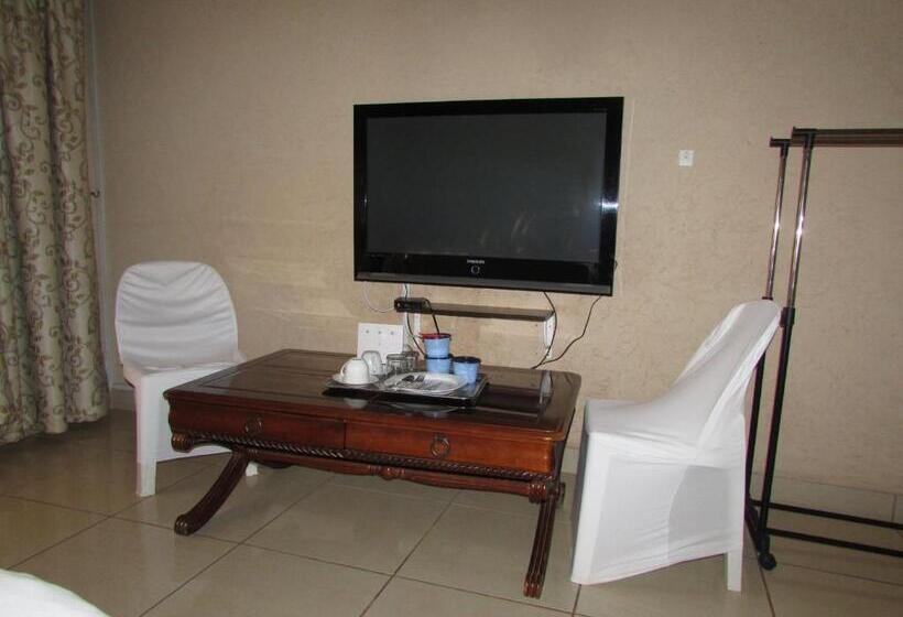 Aamiaismajoitus (B&B) Mokopane At Kioma Guest House