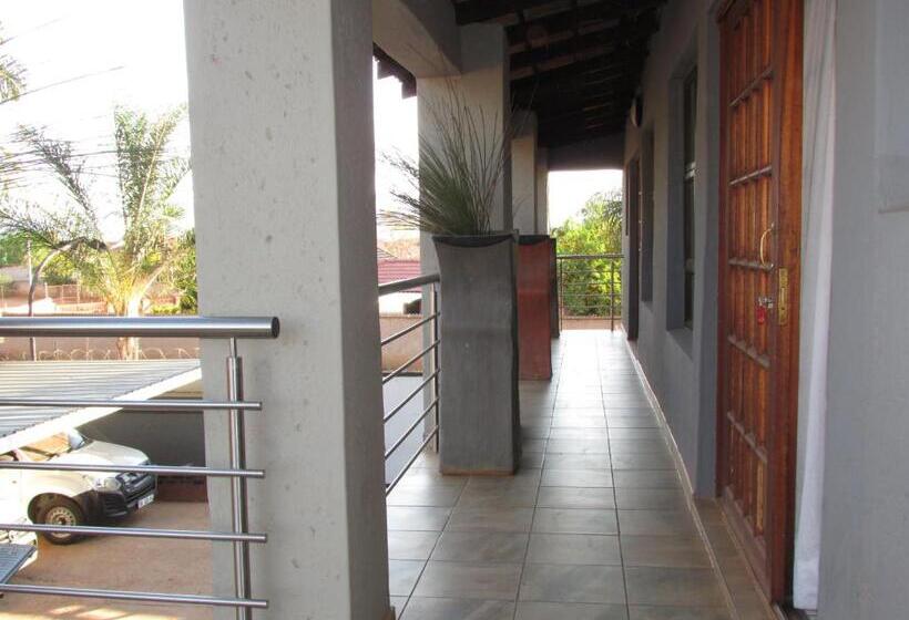 Aamiaismajoitus (B&B) Mokopane At Kioma Guest House