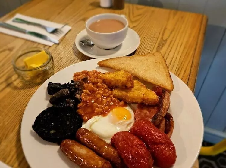 Hotelli Dog And Partridge Inn