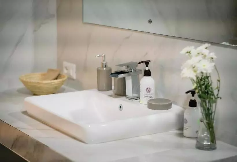 ホテル Domiya Estate Ltd