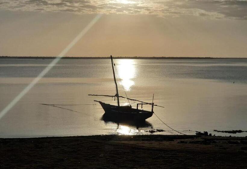 בית מלון כפרי Matumaini Guest House