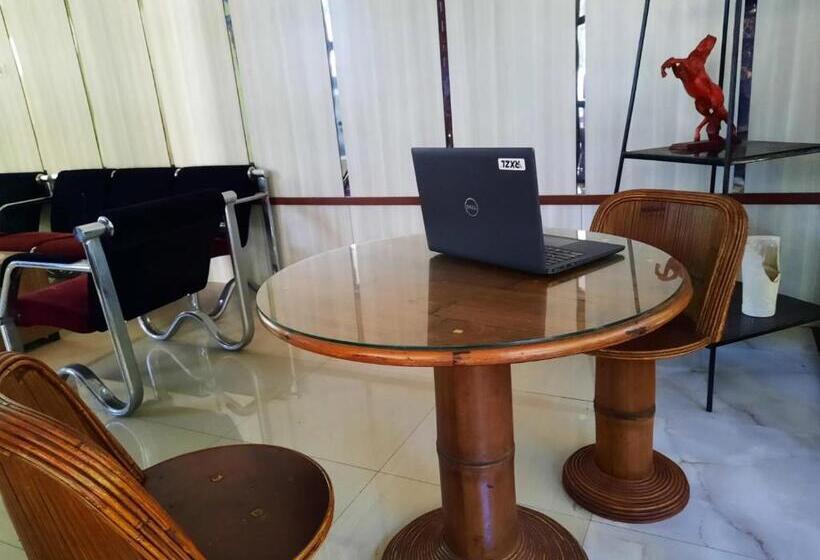 בית מלון כפרי Oyo 93145 Pondok Alam Syariah