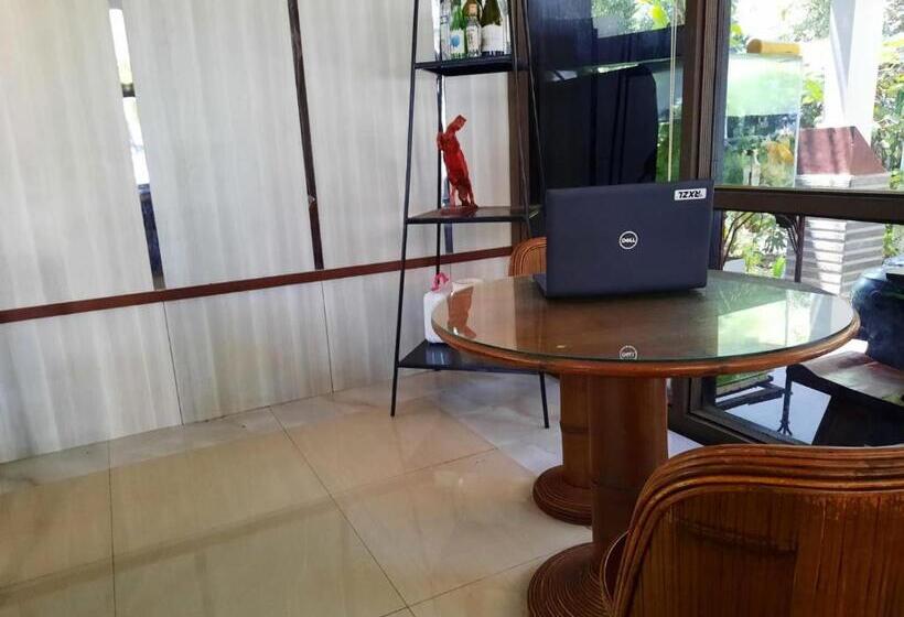 בית מלון כפרי Oyo 93145 Pondok Alam Syariah