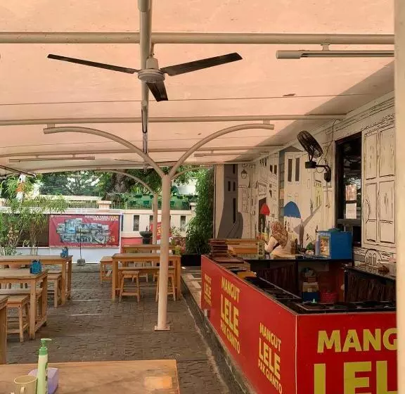 ホテル Oyo 93145 Pondok Alam Syariah