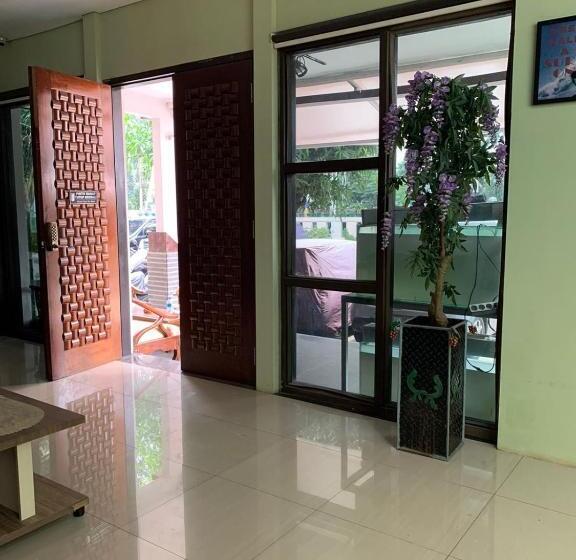 בית מלון כפרי Oyo 93145 Pondok Alam Syariah