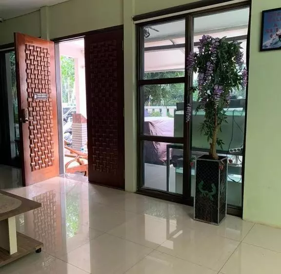 ホテル Oyo 93145 Pondok Alam Syariah
