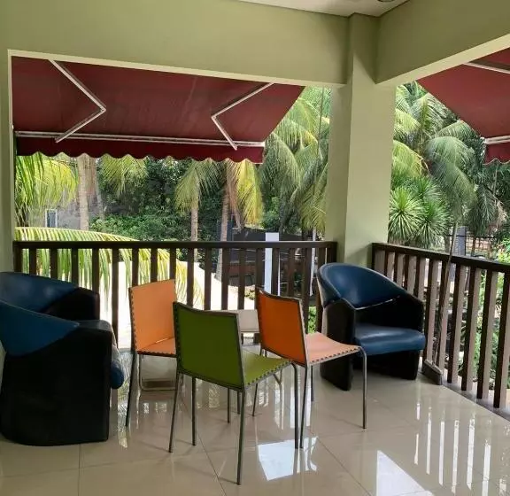 ホテル Oyo 93145 Pondok Alam Syariah