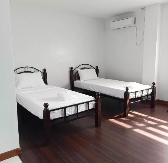 ホテル Playa Alba Beach Front And Resort