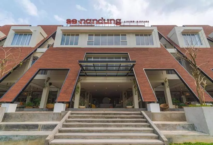 Hotelli Se.nandung Living And Space