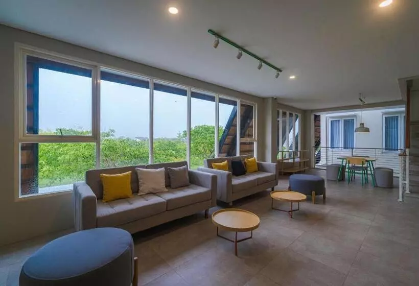 Hotelli Se.nandung Living And Space