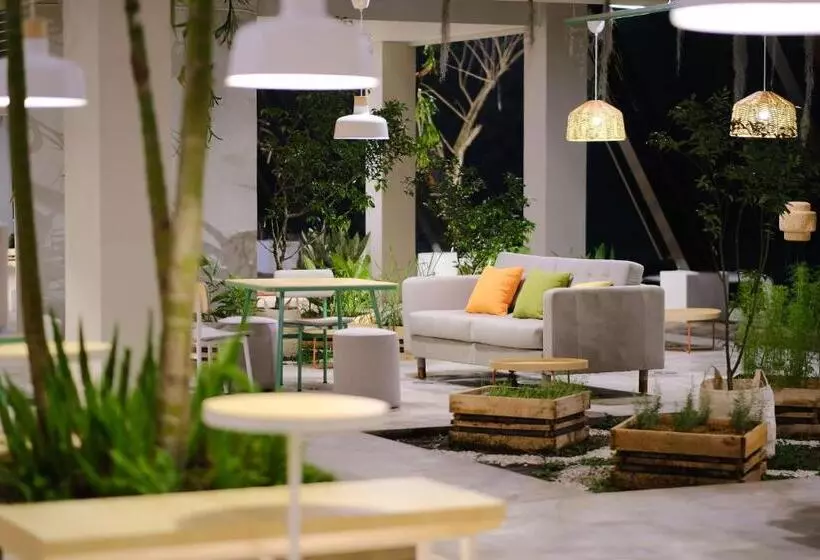 Hotelli Se.nandung Living And Space