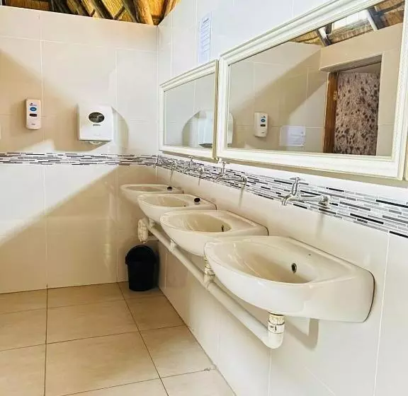 Hotelli The Galaxy Forest Lodge