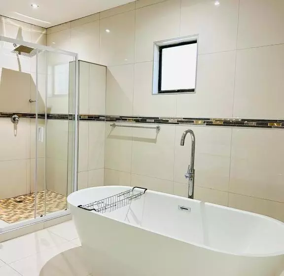 Hotelli The Galaxy Forest Lodge