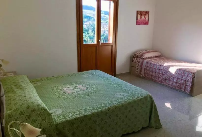 I 3 Falchi Bed & Breakfast