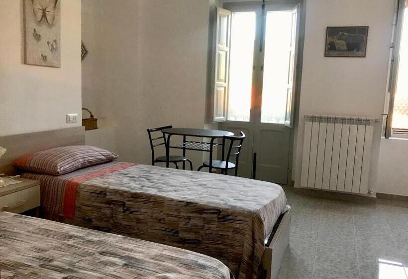 I 3 Falchi Bed & Breakfast