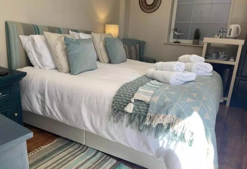 Motelli The Courtyard Rooms