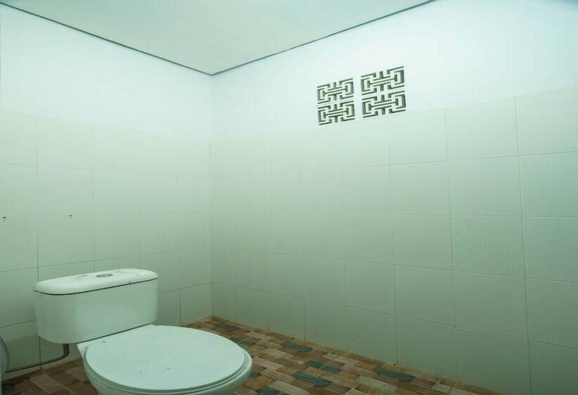 Oyo 93133 Hotel Moraja