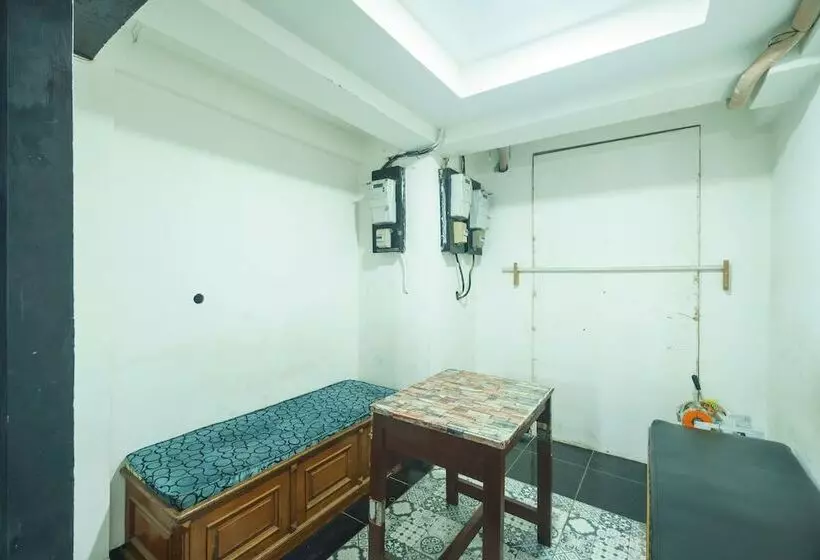 Oyo 93133 Hotel Moraja