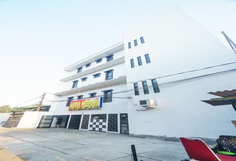 Oyo 93133 Hotel Moraja
