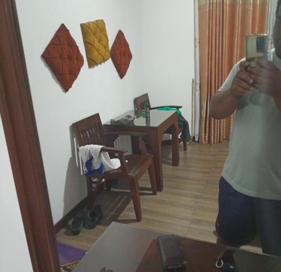 Pensió Greendale Watawala