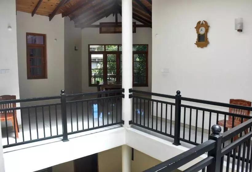 ペンション Malwaththa Mount Villa Kandy