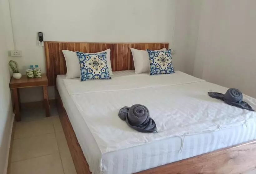 ペンション Meexok River View