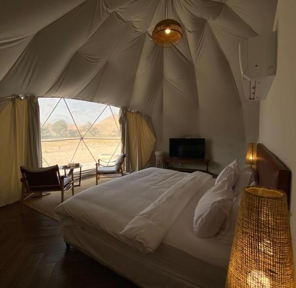 منتجع جلامبنغ   Glamping Resort
