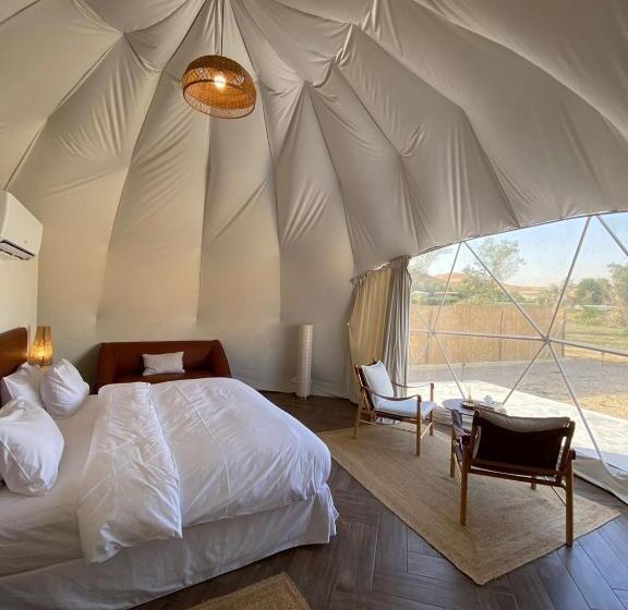 منتجع جلامبنغ   Glamping Resort