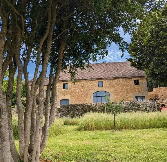 Aamiaismajoitus (B&B) La Grange Symphorine, Chambre D Hôtes De Charme Située Entre La Vallée De La Dordogne Et La Vallée D