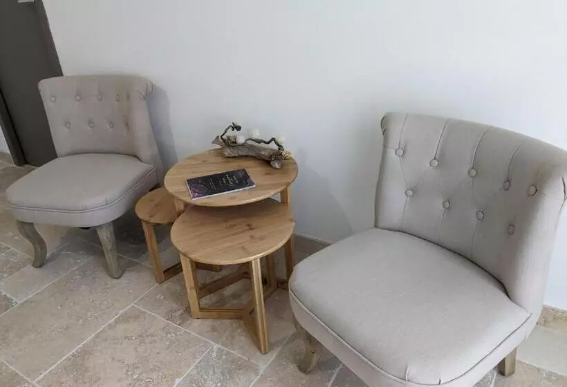 Aamiaismajoitus (B&B) La Grange Symphorine, Chambre D Hôtes De Charme Située Entre La Vallée De La Dordogne Et La Vallée D