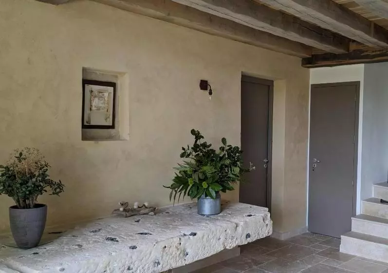 Aamiaismajoitus (B&B) La Grange Symphorine, Chambre D Hôtes De Charme Située Entre La Vallée De La Dordogne Et La Vallée D