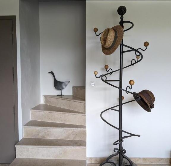 민박 La Grange Symphorine, Chambre D Hôtes De Charme Située Entre La Vallée De La Dordogne Et La Vallée D