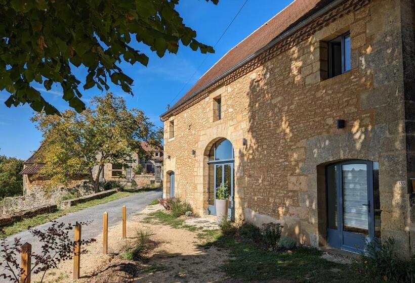 민박 La Grange Symphorine, Chambre D Hôtes De Charme Située Entre La Vallée De La Dordogne Et La Vallée D