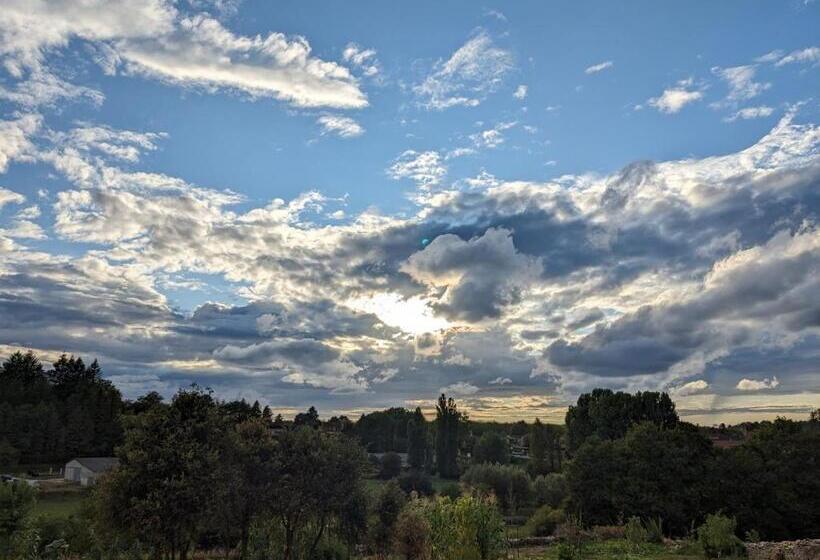 민박 La Grange Symphorine, Chambre D Hôtes De Charme Située Entre La Vallée De La Dordogne Et La Vallée D